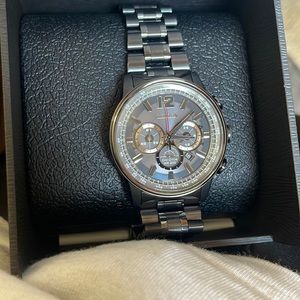 Citizen Nighthawk B620-S111421, no signs of wear or damage, functions like new.